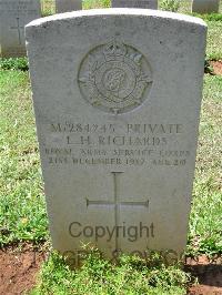 Dar Es Salaam War Cemetery - Richards, Lenard Harry